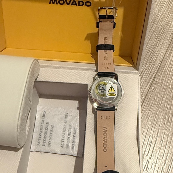 NIB MOVADO Museum Quartz Black Dial Ladies Watch 28mm - Picture 5 of 5